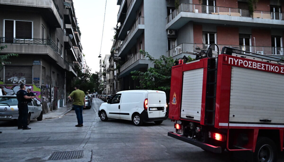 [379133] ΕΡΕΥΝΕΣ ΤΗΣ ΑΣΤΥΝΟΜΙΑΣ ΜΕΤΑ ΤΟΝ ΕΝΤΟΠΙΣΜΟ ΥΠΟΠΤΟΥ ΑΝΤΙΚΕΙΜΕΝΟΥ ΣΤΑ ΕΞΑΡΧΕΙΑ (ΚΩΣΤΑΣ ΤΖΟΥΜΑΣ/EUROKINISSI)