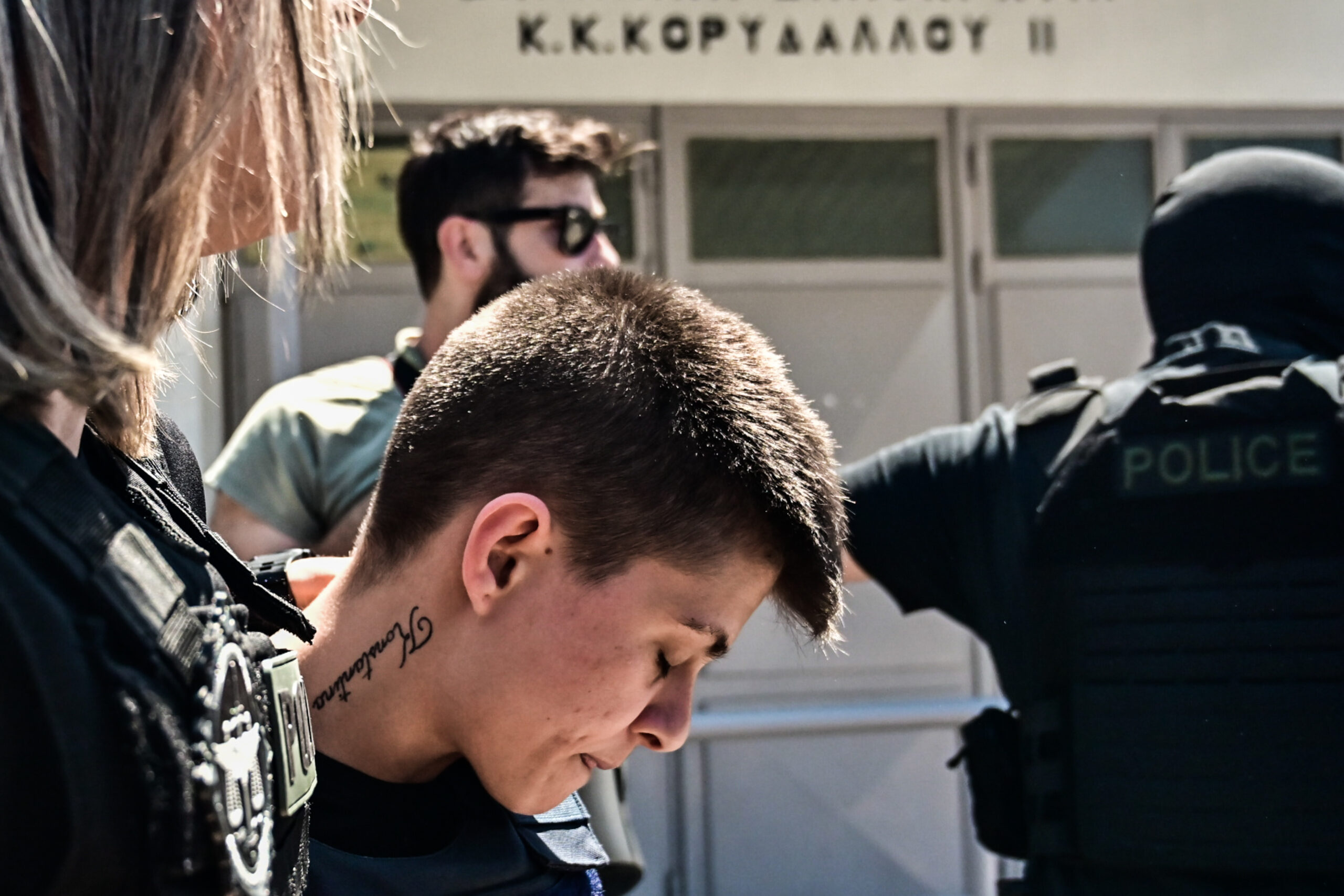 [379170] ΜΕΤΑΓΩΓΗ ΤΗΣ ΕΙΡΗΝΗΣ ΜΟΥΡΤΖΟΥΚΟΥ ΣΤΙΣ ΦΥΛΑΚΕΣ ΚΟΡΥΔΑΛΛΟΥ  (ΚΩΣΤΑΣ ΤΖΟΥΜΑΣ/EUROKINISSI)