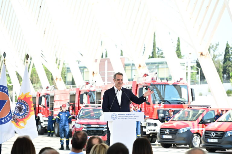 Κ. Μητσοτάκης: Απαιτητική και η φετινή χρονιά, η πολιτεία απαντά ενισχύοντας την Πυροσβεστική – Παραδόθηκαν 164 νέα οχήματα