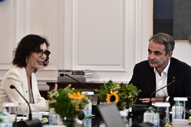 Συνάντηση Κ. Μητσοτάκη με την Ευρωπαία Επίτροπο – «Κοινή ευρωπαϊκή απάντηση στην κλιματική κρίση»