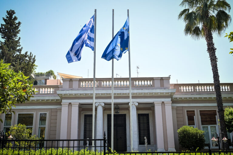 Κυβερνητικές πηγές για Ανδρουλάκη: Για άλλη μία φορά σε πλήρη σύγχυση προσπαθώντας να δικαιολογηθεί για τους «πράσινους φραπέδες»