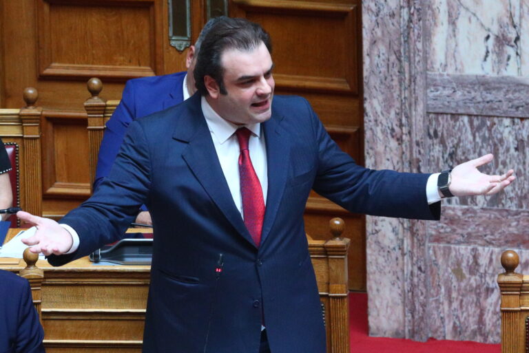 Απάντηση Κ. Πιερρακάκη σε Σ. Φάμελλο για χρεώσεις τραπεζών στα ΑΤΜ