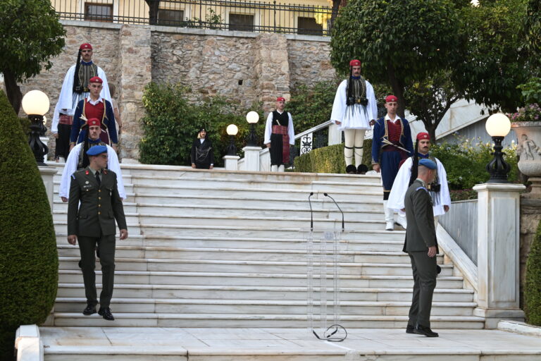 51η επέτειος από την αποκαστάση της Δημοκρατίας: Τα πολιτικά μηνύματα – Δεξίωση στο Προεδρικό Μέγαρο