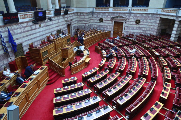Βουλή: Νέος γύρος αντιπαράθεσης για τον ΟΠΕΚΕΠΕ στην Ολομέλεια