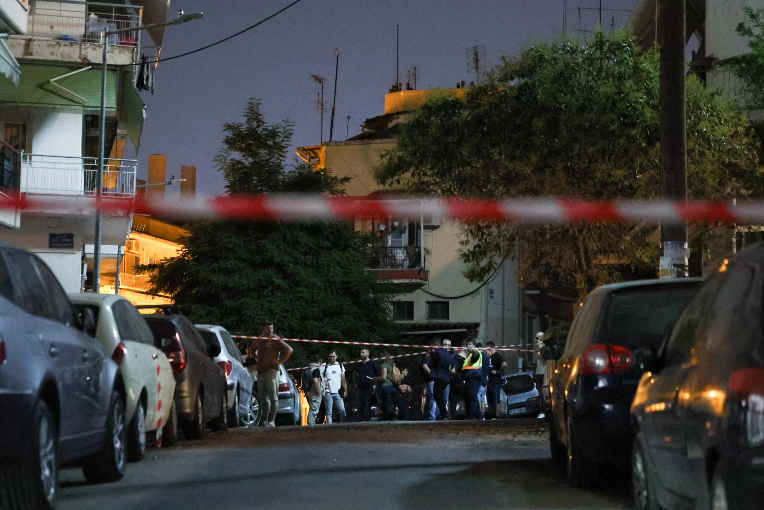 Θεσσαλονίκη: Ισχυρή έκρηξη σε ισόγειο πολυκατοικίας- Για τρία κιλά εκρηκτικής ύλης κάνουν λόγο οι αρχές- Όλα τα ενδεχόμενα ανοιχτά