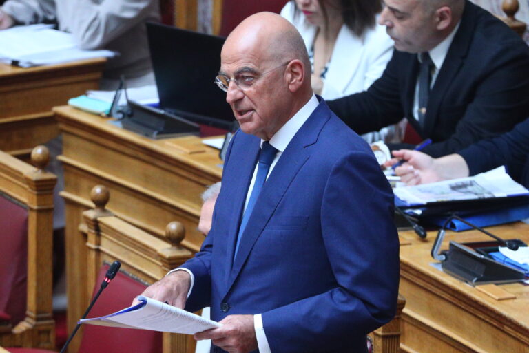 Βουλή: Τροποποιήσεις Δένδια στο νομοσχέδιο για το στεγαστικό των στρατιωτικών