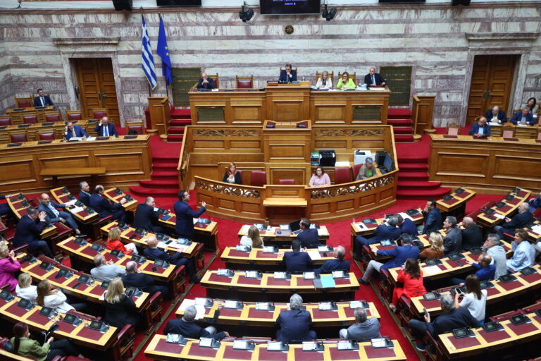 Προανακριτική για ΟΠΕΚΕΠΕ: Σε εξέλιξη η συζήτηση επί των προτάσεων της αντιπολίτευσης – Τοποθετήσεις από Μ. Βορίδη, Λ. Αυγενάκη