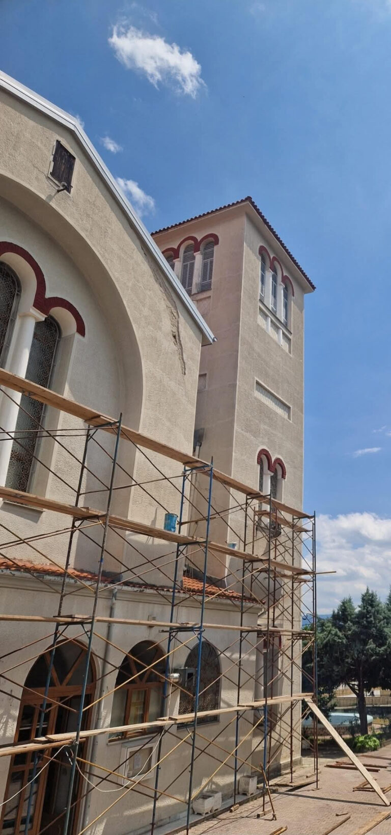 Φλώρινα: Eργασίες αναστήλωσης του Ναού Αγ. Παρασκευής που είχε υποστεί ζημιές από το σεισμό του 2022