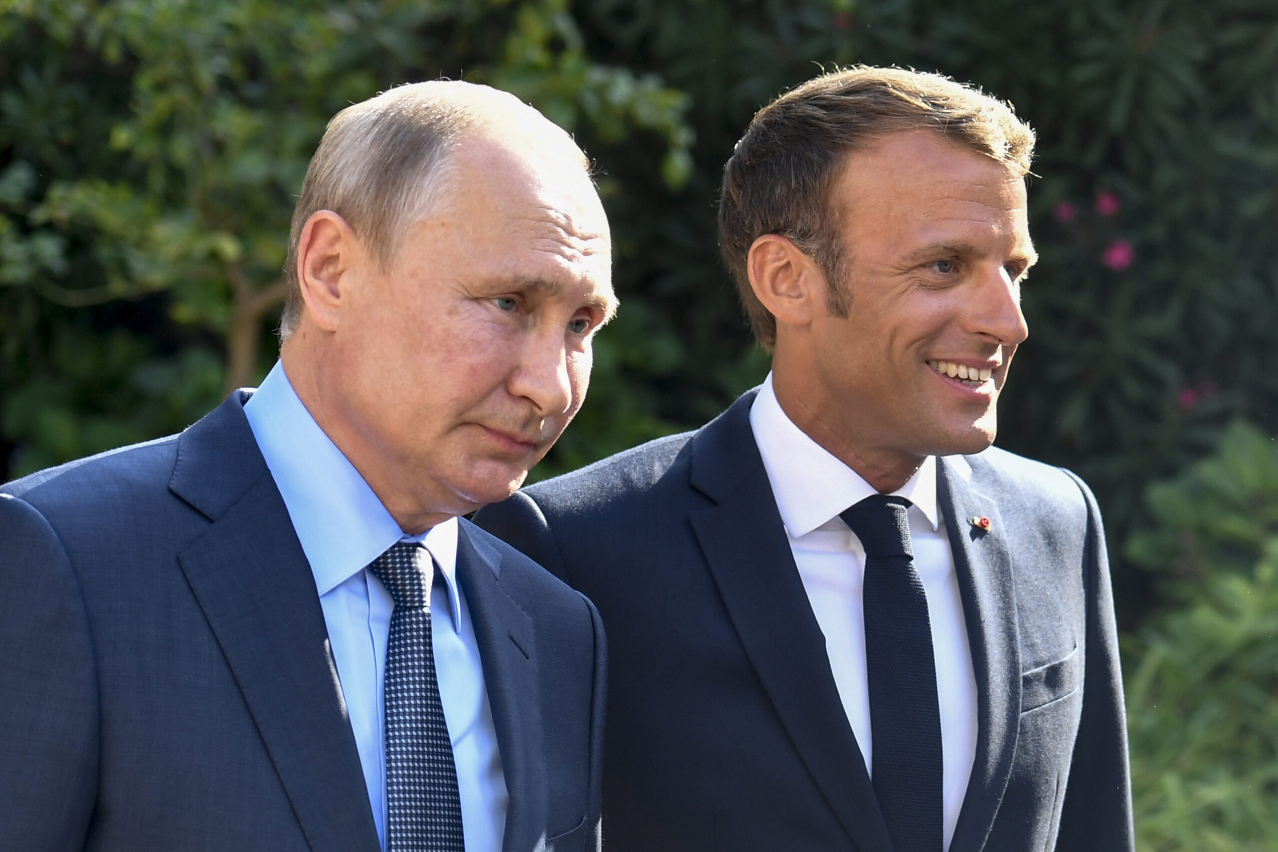 Russia Ukraine Talking to Putin