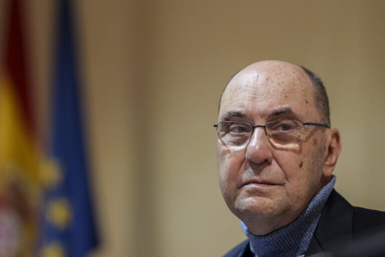 Ισπανία: Δίωξη σε οκτώ άτομα για την απόπειρα δολοφονίας του ακροδεξιού πολιτικού Αλέχο Βιδάλ-Κουάδρας