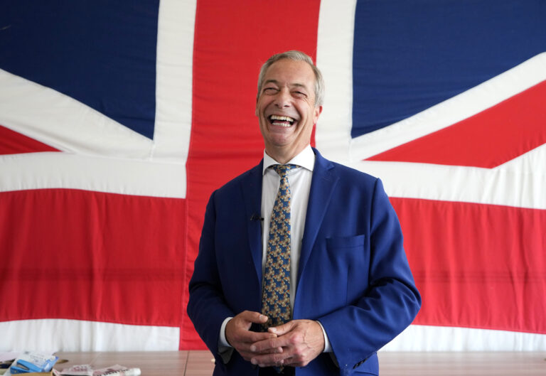 Βρετανία: Προβάδισμα του Reform UK – Σταθεροποίηση Φαράτζ στην κορυφή