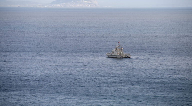 Ισπανία: 54 παιδιά κολύμπησαν από το Μαρόκο στον ισπανικό θύλακα Θέουτα