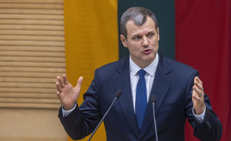 Λιθουανία: Ο πρωθυπουργός Παλούτσκας παραιτείται στο πλαίσιο έρευνας για οικονομικά αδικήματα