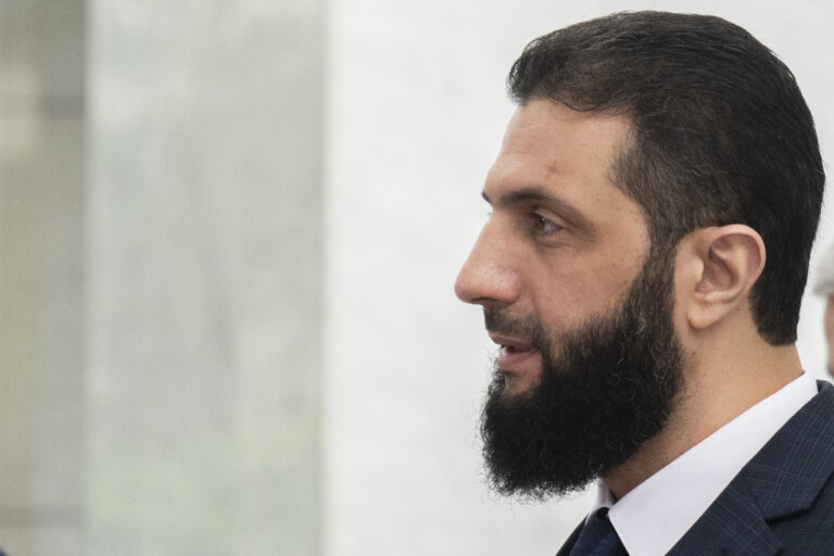 Συρία: Τουλάχιστον τρεις απόπειρες δολοφονίας του μεταβατικού προέδρου Αλ Σαράα αποκαλύπτει ισραηλινό ΜΜΕ