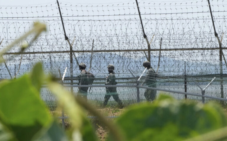 CNN: Η Βόρεια Κορέα ετοιμάζεται να στείλει έως και 30.000 στρατιώτες στο πλευρό της Ρωσίας