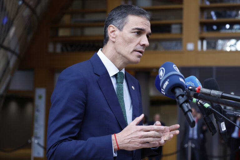 Ο πρωθυπουργός της Ισπανίας χαιρετίζει την απόφαση του Μακρόν για την αναγνώριση του Παλαιστινιακού κράτους