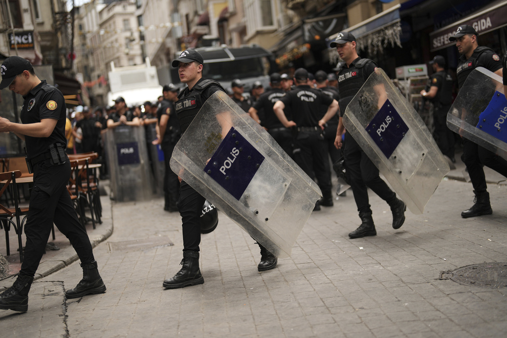 Τουρκία: Δεύτερο κύμα συλλήψεων δημάρχων και στελεχών του αντιπολιτευόμενου CHP