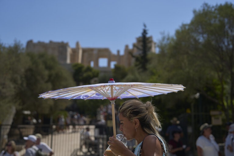 Κλειστή η Ακρόπολη μεταξύ 13:00-17:00 λόγω υψηλών θερμοκρασιών
