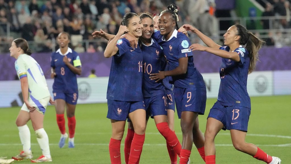 Euro Γυναικών 2025: «Διέλυσε» 4-1 την Ουαλία και φουλάρει για τα προημιτελικά η Γαλλία (highlights)