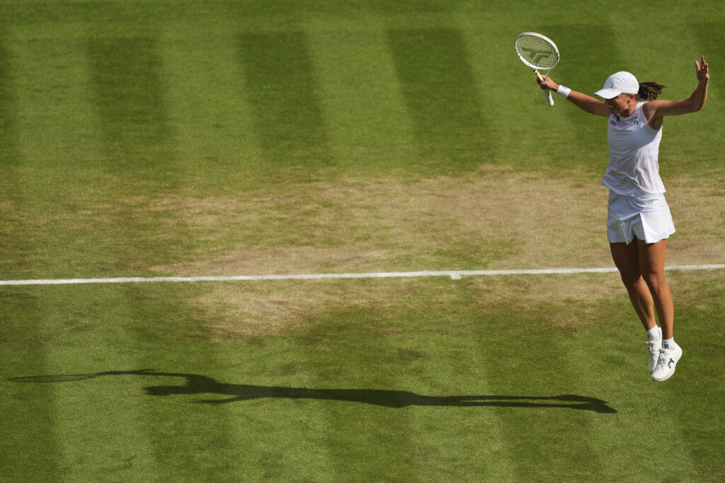 Η Ίγκα Σβιόντεκ κατέκτησε το Wimbledon χωρίς να χάσει ούτε ένα γκέιμ