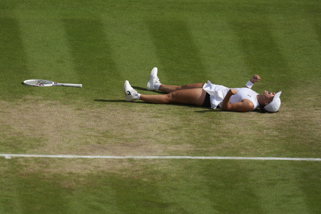 Η Ίγκα Σβιόντεκ κατέκτησε το Wimbledon χωρίς να χάσει ούτε ένα γκέιμ