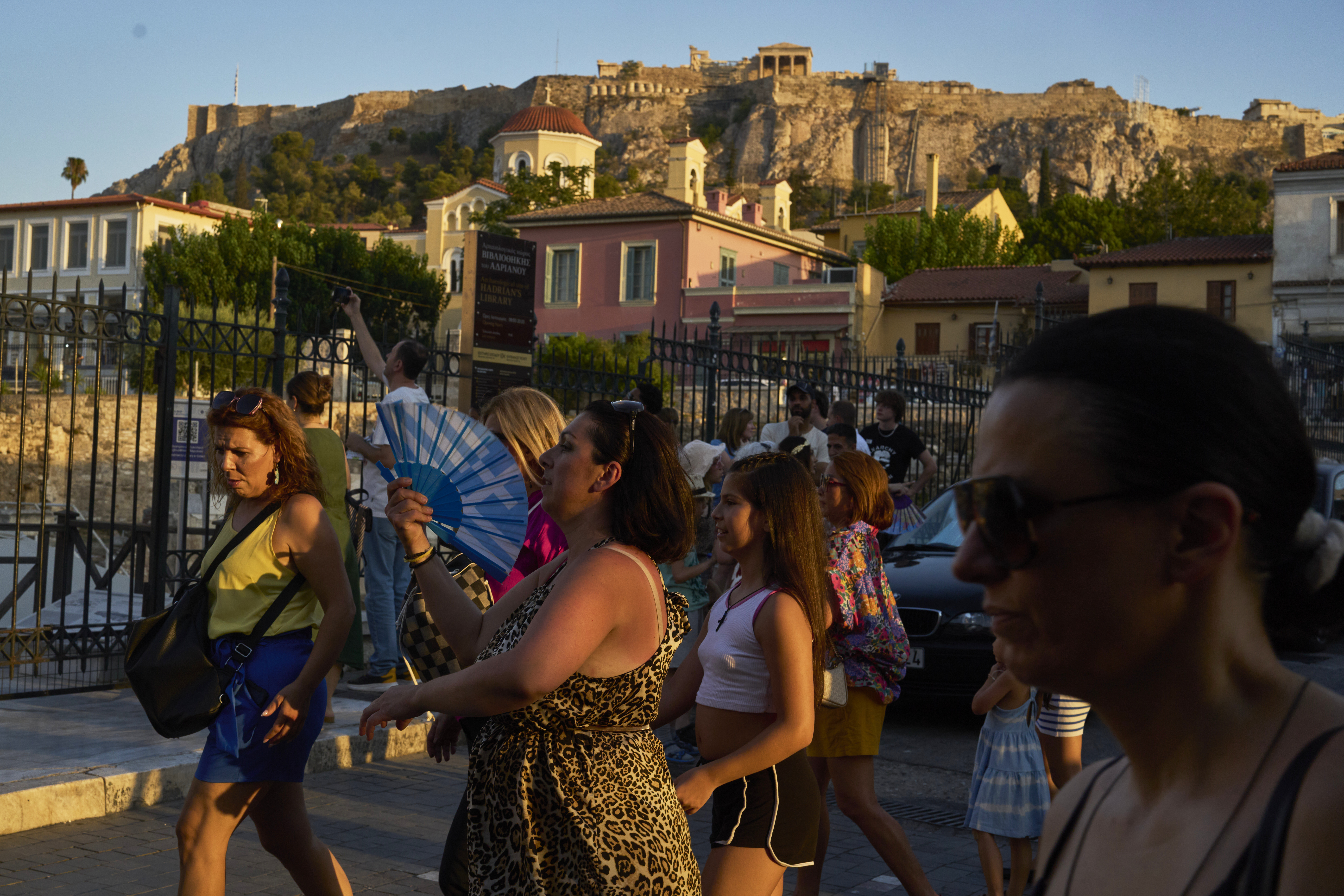 «Όμηρος» του καύσωνα η χώρα: Νέο έκτακτο δελτίο της ΕΜΥ, επικίνδυνα φαινόμενα μέχρι την επόμενη εβδομάδα – Πρόγνωση Ν. Ζιακοπούλου