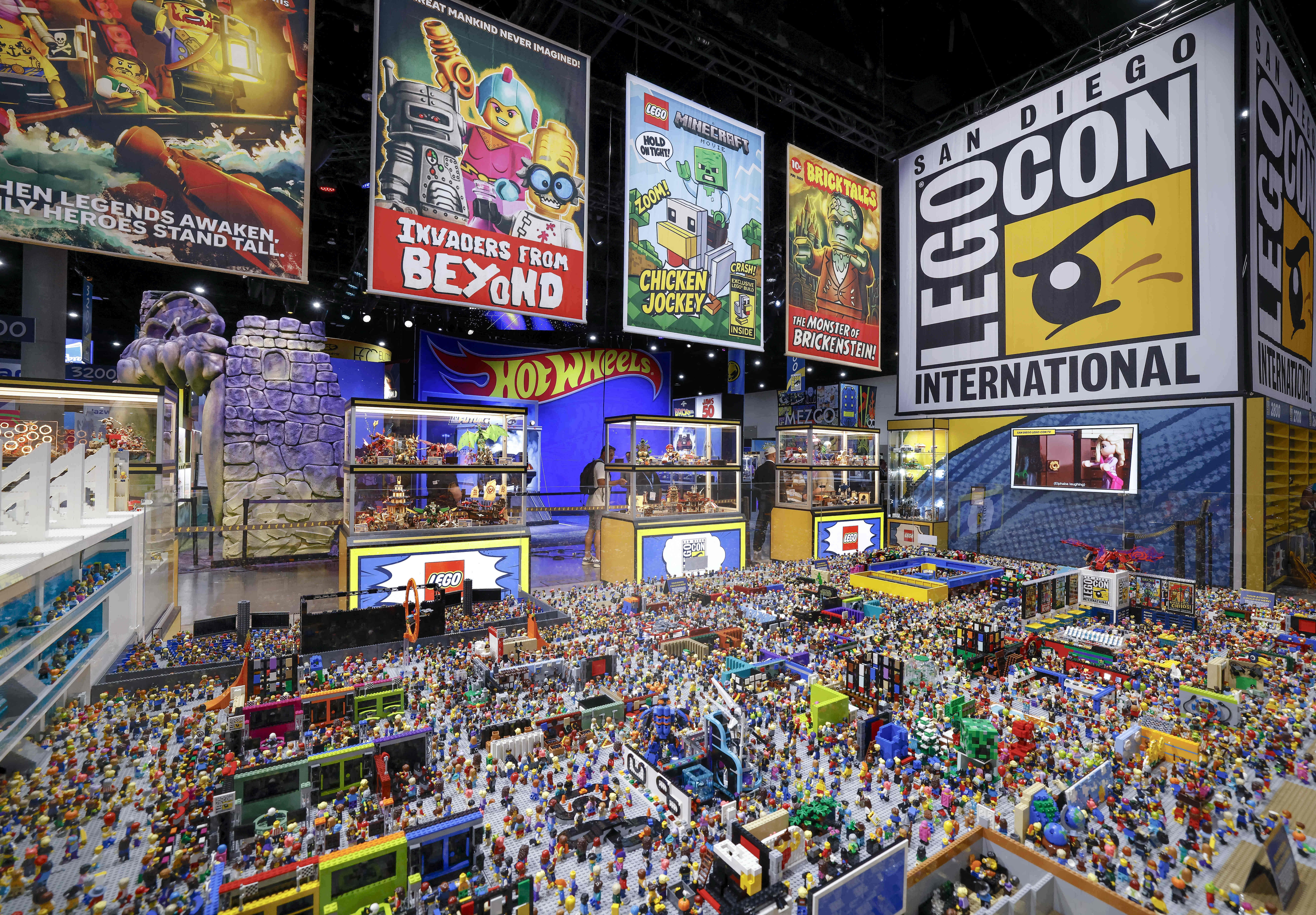 Το Comic-Con 2025 ξεκινά με νέο “Freddy’s”, “Toxic Avenger” και χιλιάδες μεταμφιεσμένους θαυμαστές