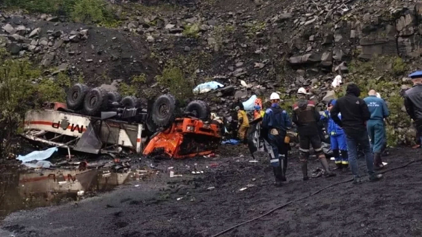 13 νεκροί από ανατροπή λεωφορείου στη Ρωσία