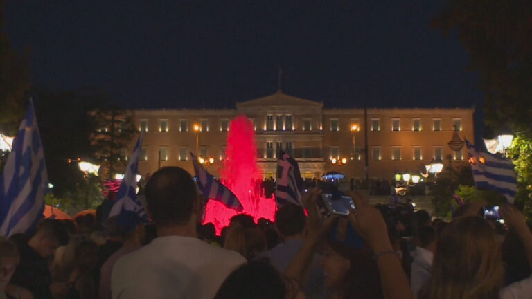 Δημοψήφισμα 2015 για το ευρώ, δέκα χρόνια μετά: Για «μαύρη επέτειο» που δεν θα ξεχαστεί μιλά η κυβέρνηση – «Παρακαταθήκη» το χαρακτηρίζει ο ΣΥΡΙΖΑ