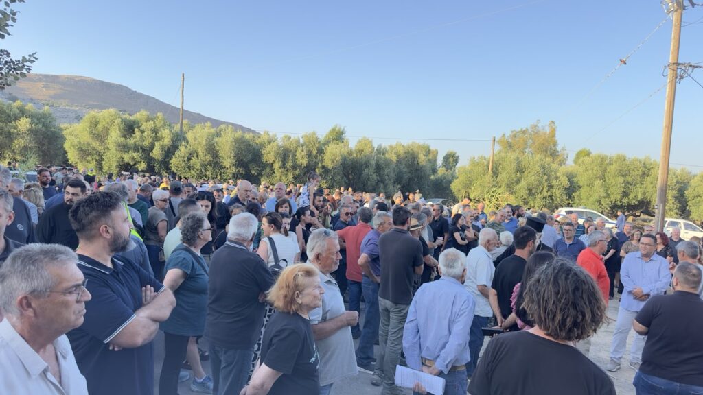 Καστέλλι: Διαμαρτυρία για τη δημιουργία δομής μεταναστών σε πρώην στρατόπεδο