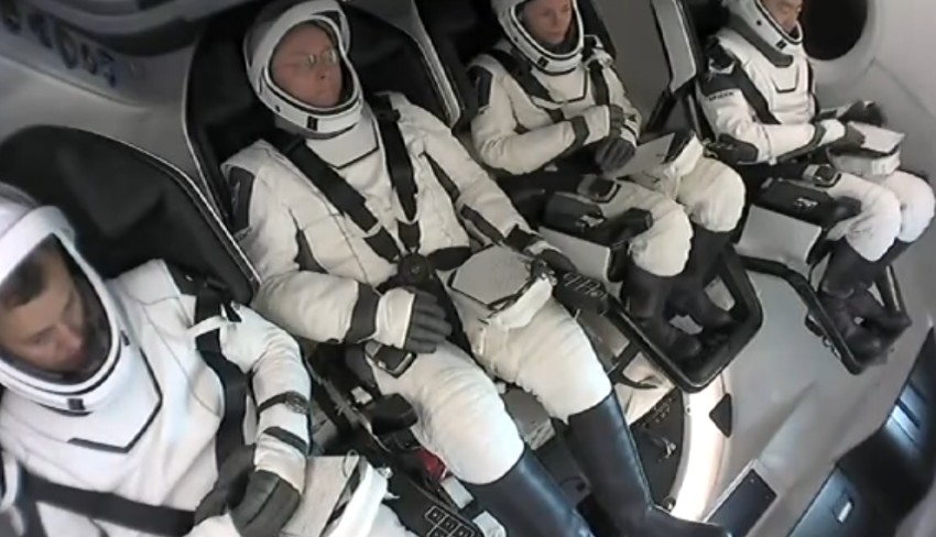 Φλόριντα: «Θύμα» της κακοκαιρίας η SpaceX – Αναβλήθηκε για αύριο Παρασκευή η εκτόξευση του διαστημοπλοίου Dragon
