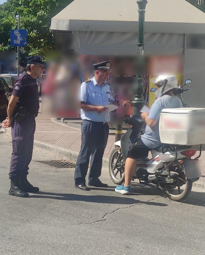 Ενημερωτική καμπάνια της Τροχαίας για την χρήση κράνους απο τους δικυκλιστές στην Ελασσόνα