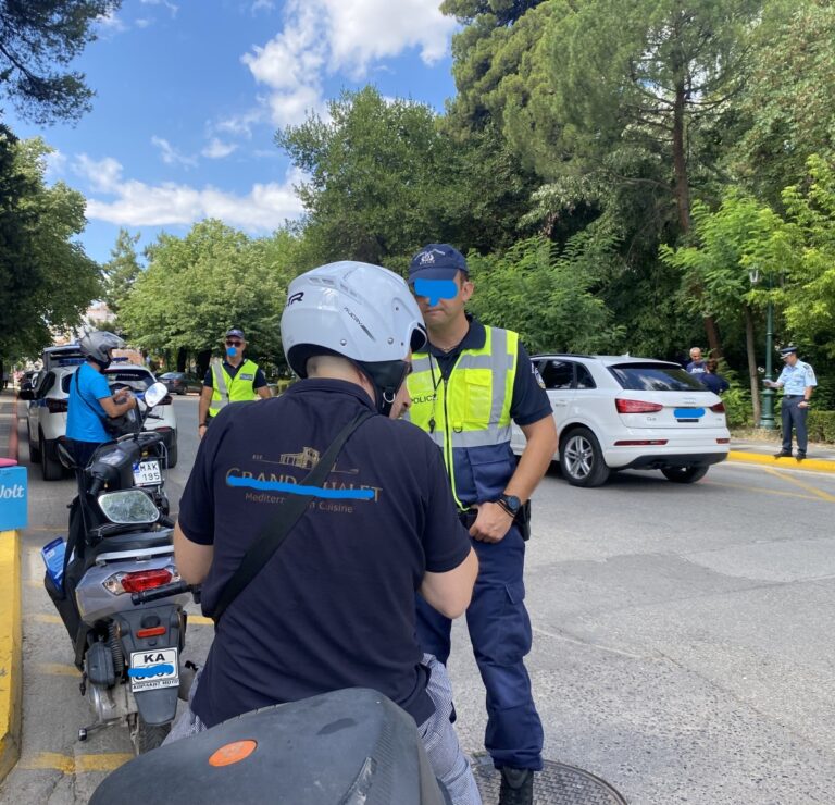 Tροχαία Τρίπολης : Φοράμε κράνος σε κάθε απόσταση, φοράμε κράνος χωρίς εξαιρέσεις και  δικαιολογίες