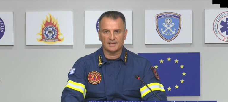 Φωτιά τώρα – Ενημέρωση από την Πυροσβεστική: Πολλές διάσπαρτες εστίες στην Ιεράπετρα, χωρίς ενεργό μέτωπο η Βουρβουρού Χαλκιδικής
