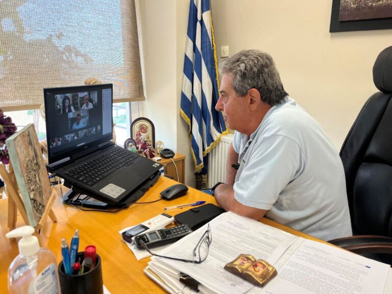 Να μην κλείσουν εκδοτήρια της Hellenic Train ζητά  δήμαρχος Φαρσάλων