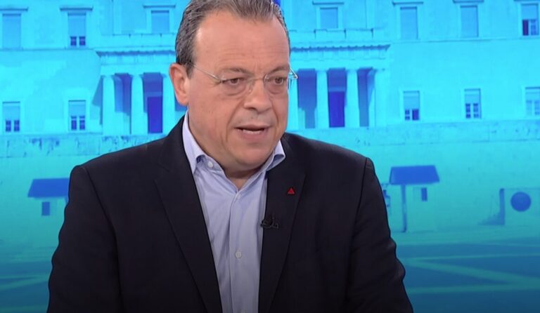 Σ. Φάμελλος στο ΕΡΤΝews: Ο Κ. Μητσοτάκης δημιουργεί τους καλύτερους πελάτες για τα ιδιωτικά κολλέγια – Τι είπε για ΟΠΕΚΕΠΕ, Καραμανλή και Τέμπη