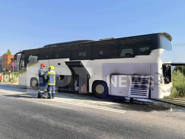 Λέσβος: Φωτιά σε λεωφορείο στη Λάρσο