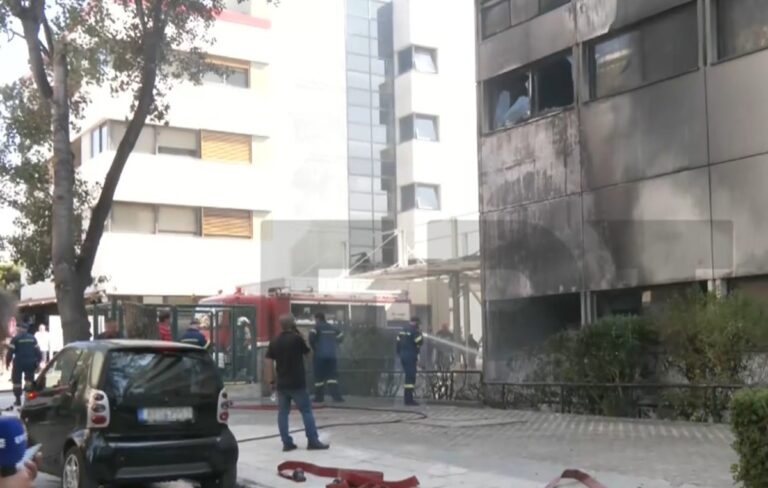 Υπό έλεγχο η φωτιά στο νοσοκομείο Metropolitan στον Χολαργό