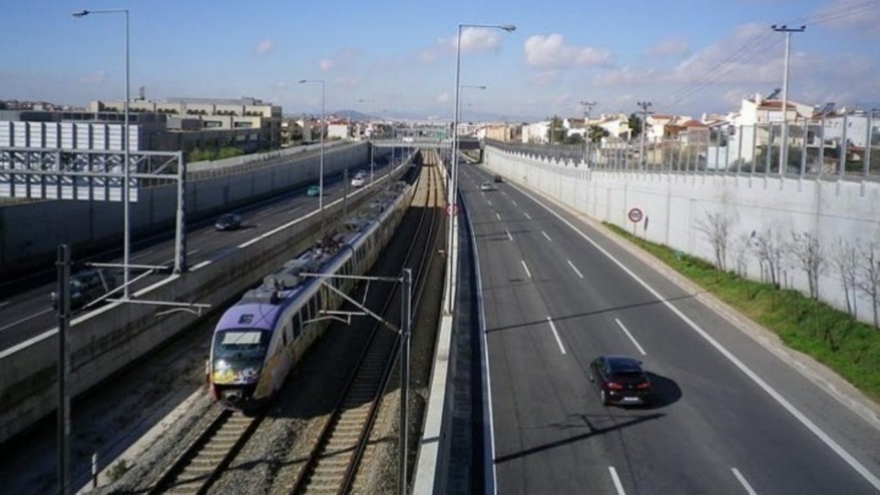 Hellenic Train για  ακινητοποίηση αμαξοστοιχίας στη Σίνδο: “Δεν διαπιστώθηκε φωτιά, οι επιβάτες θα αποζημιωθούν με το 25% του εισιτηρίου”