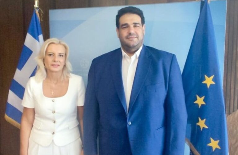 Και επισήμως στο “τιμόνι” της Αποκεντρωμένης Διοίκησης Θεσσαλίας και Στερεάς η Ρ. Καραλαριώτου