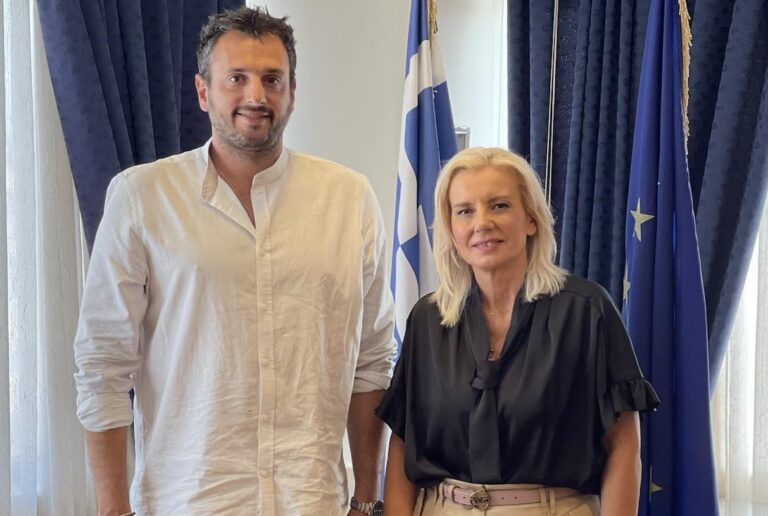 Στη γραμματέα της Αποκεντρωμένης διοίκησης ο δήμαρχος Τυρνάβου