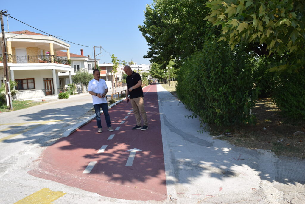 Τον νέο ποδηλατόδρομο επι της οδού Παναγούλη επισκέφτηκε ο Δήμαρχος Καρδίτσας κ. Βασίλης Τσιάκος