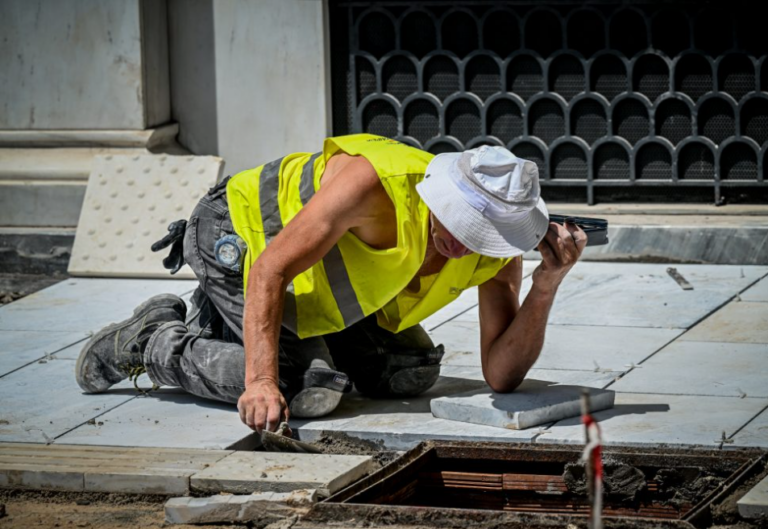 Παύση εργασιών από τις 11:00 έως τις 17:00 προβλέπει εγκύκλιος του υπ. Εργασίας – Ποιες περιοχές αφορά