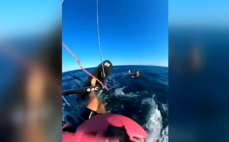 Αλυσίδα διάσωσης δύο κολυμβητών στην Επανομή Θεσσαλονίκης – Πατέρας και κόρη παρασύρθηκαν από τα θαλάσσια ρεύματα
