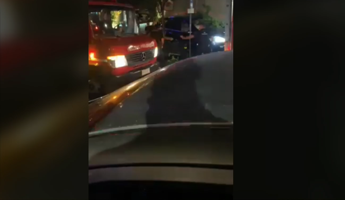 Αυτοκίνητο έπεσε σε κατάστημα εστίασης στο Κολωνάκι – Τουλάχιστον 12 τραυματίες