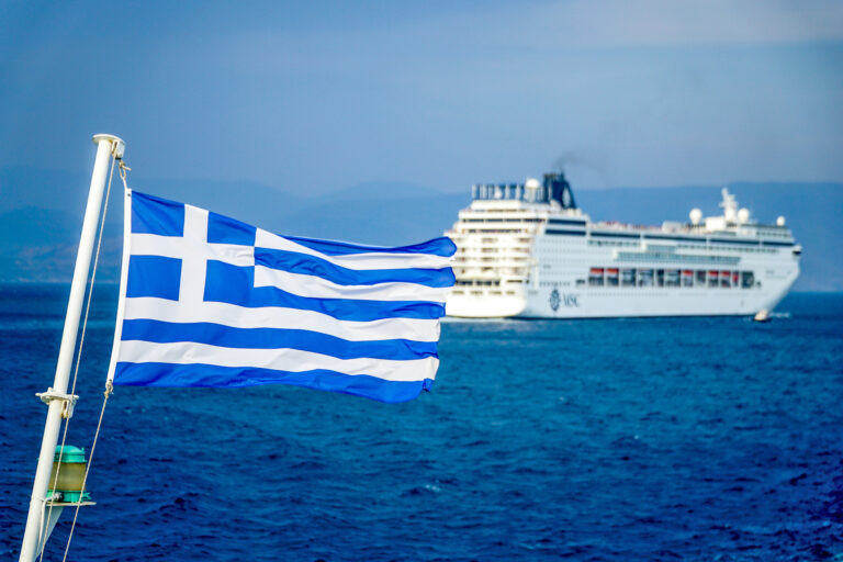 ΚΡΟΥΑΖΙΕΡΟΠΛΟΙΟ  (ΓΙΩΡΓΟΣ ΚΟΝΤΑΡΙΝΗΣ / EUROKINISSI)