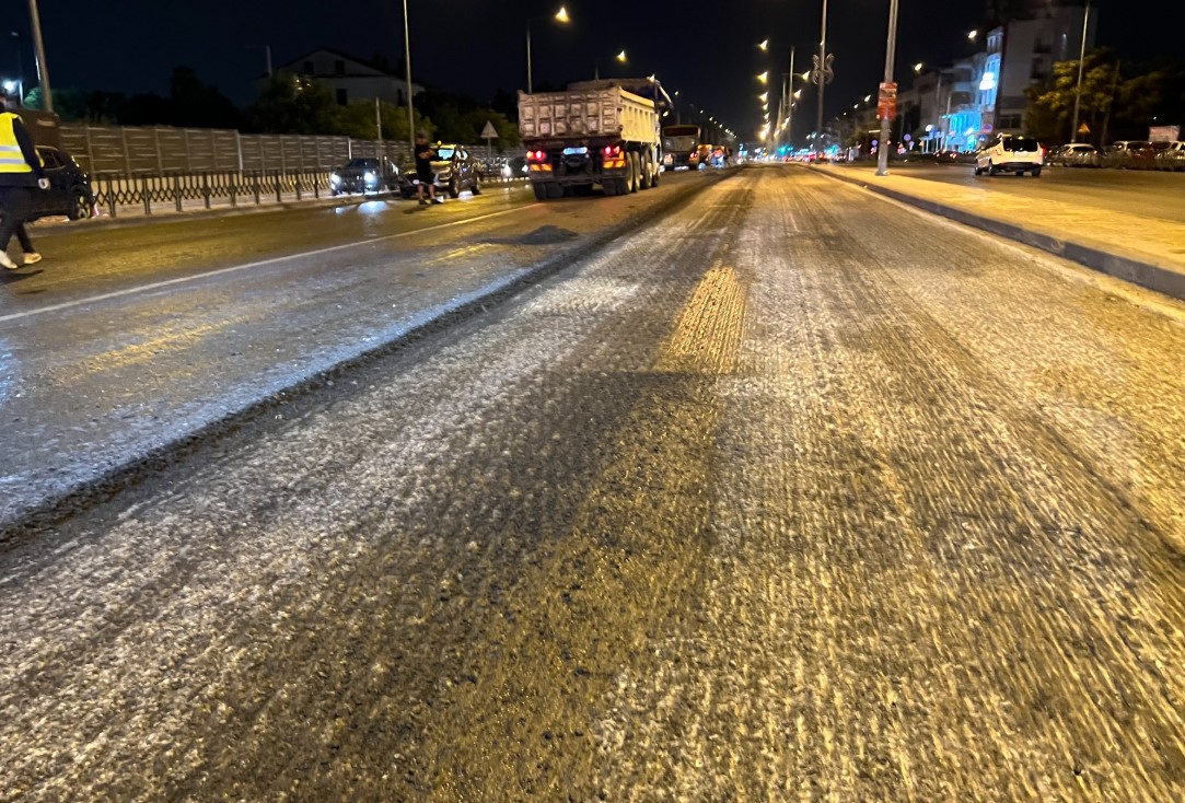 Θεσσαλονίκη: Νυχτερινές εργασίες στην οδό Λαγκαδά για νέο ασφαλτοτάπητα