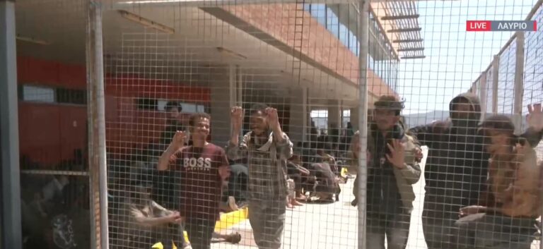 Ξεκίνησε, στο Λαύριο, η καταγραφή και ταυτοποίηση των 516 διασωθέντων της Γαύδου – Στη Μαλακάσα ακόμη 240 μετανάστες από την Κρήτη
