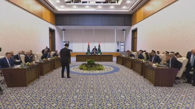 Κομισιόν – Mεταναστευτικό: Η «Ομάδα Ευρώπης» θα έχει συναντήσεις και με τις δυο πλευρές της Λιβύης