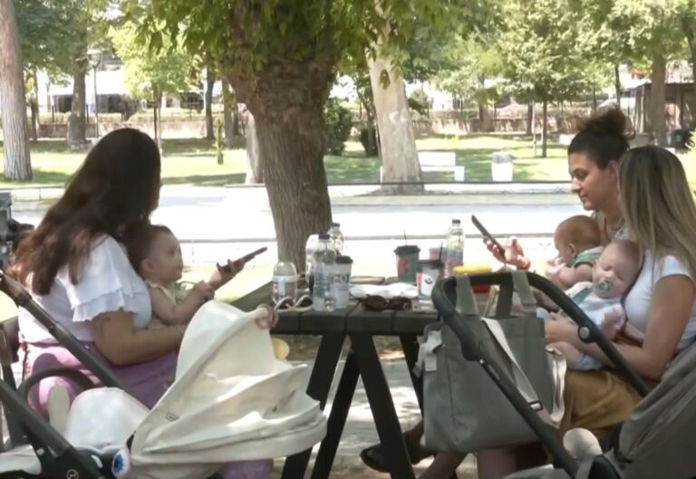 Λάρισα: Οι μαμάδες και τα μωρά τους έχουν τη δική τους κοινότητα